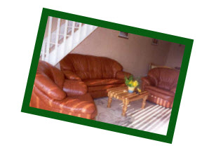 Lounge1r_tilt (17K)